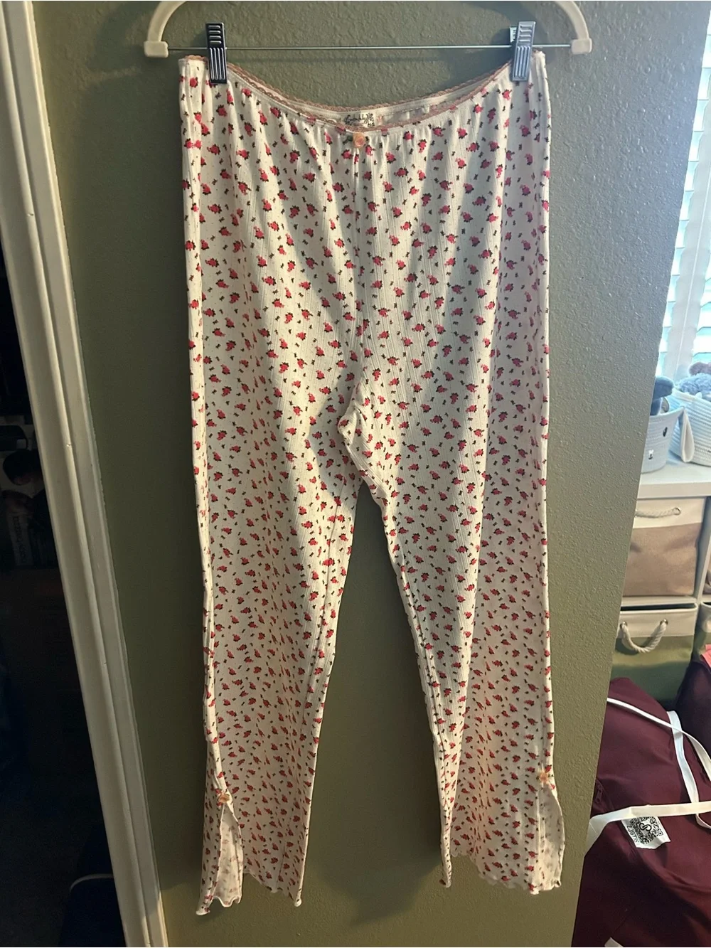 NWOT Free People Ivory Ribbed Floral V-Neck Crop Tank Top and pants pajama set